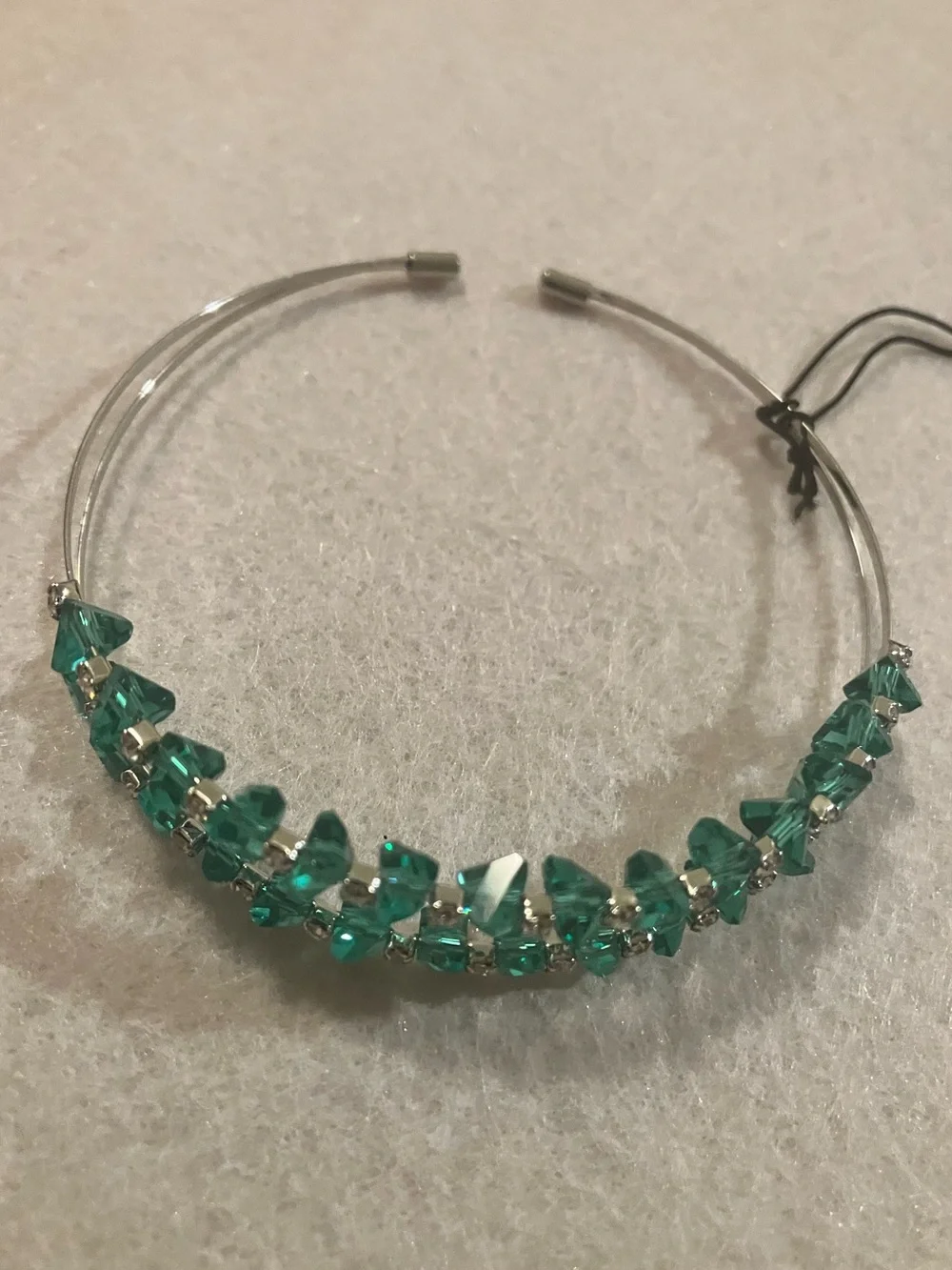 Green crystal rhinestone wire bracelet
